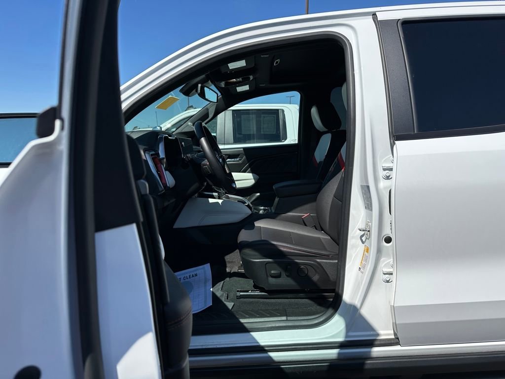 Used 2023 GMC Canyon AT4X image 9