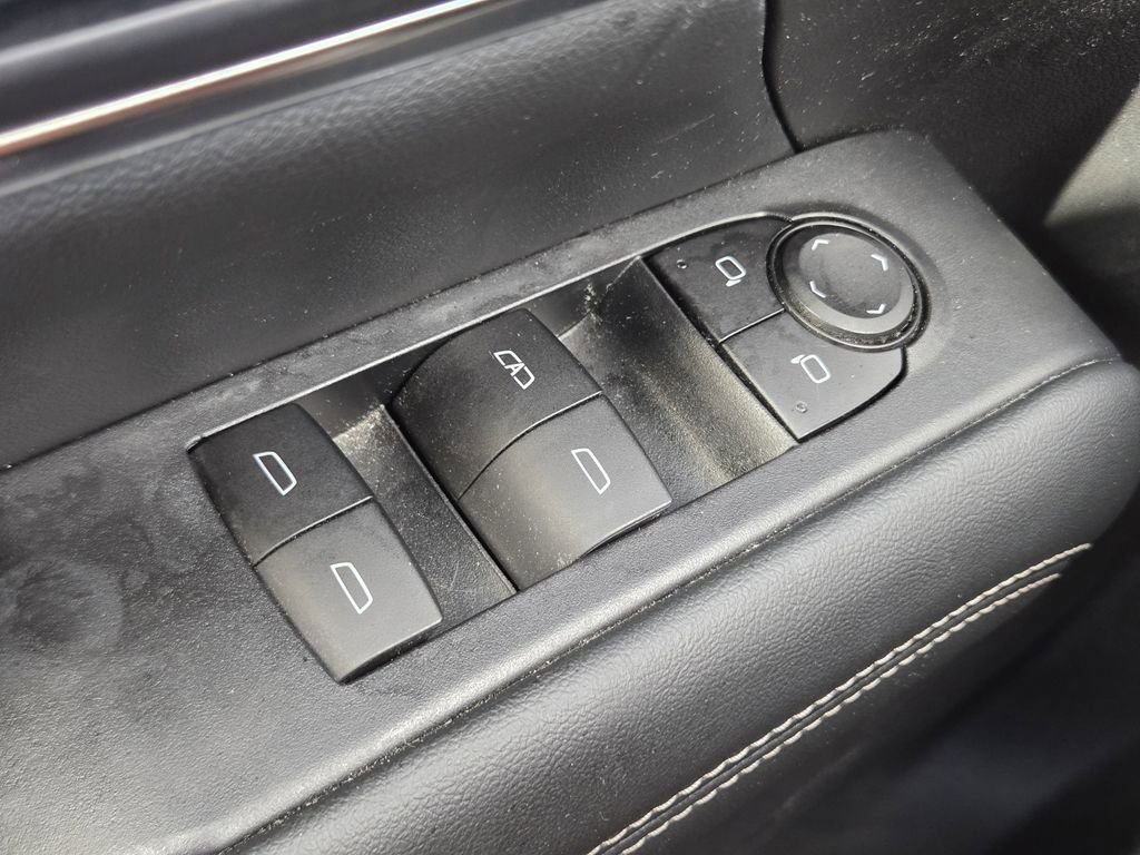 Used 2025 GMC Terrain Elevation FWD image 33