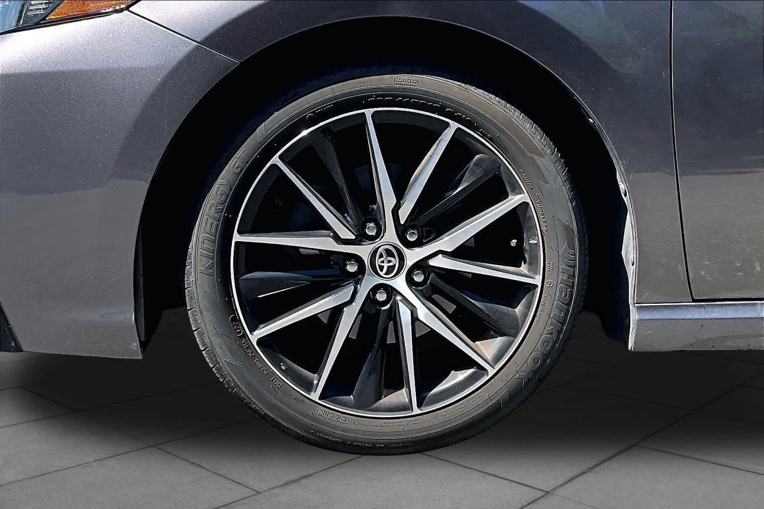 Used 2021 Toyota Camry SE FWD image 10