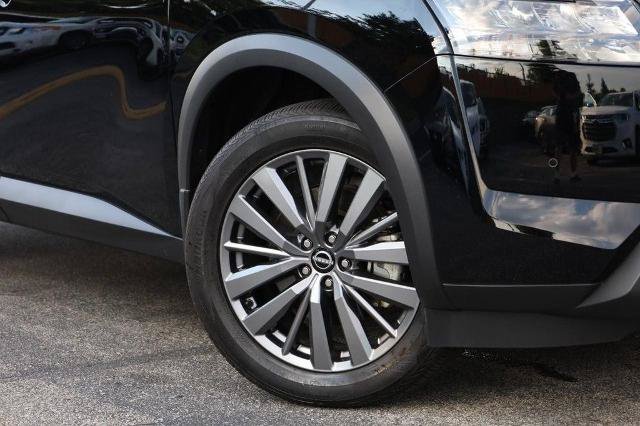 Certified 2025 Nissan Pathfinder SL w/ SL Premium Package FWD image 3