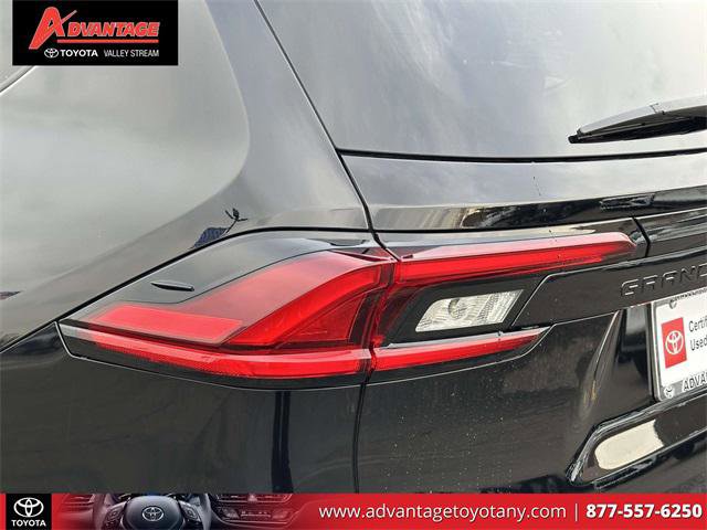Certified 2025 Toyota Grand Highlander FWD image 13