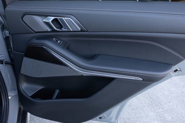 Certified 2025 BMW X5 xDrive40i w/ Parking Assistance Package image 18