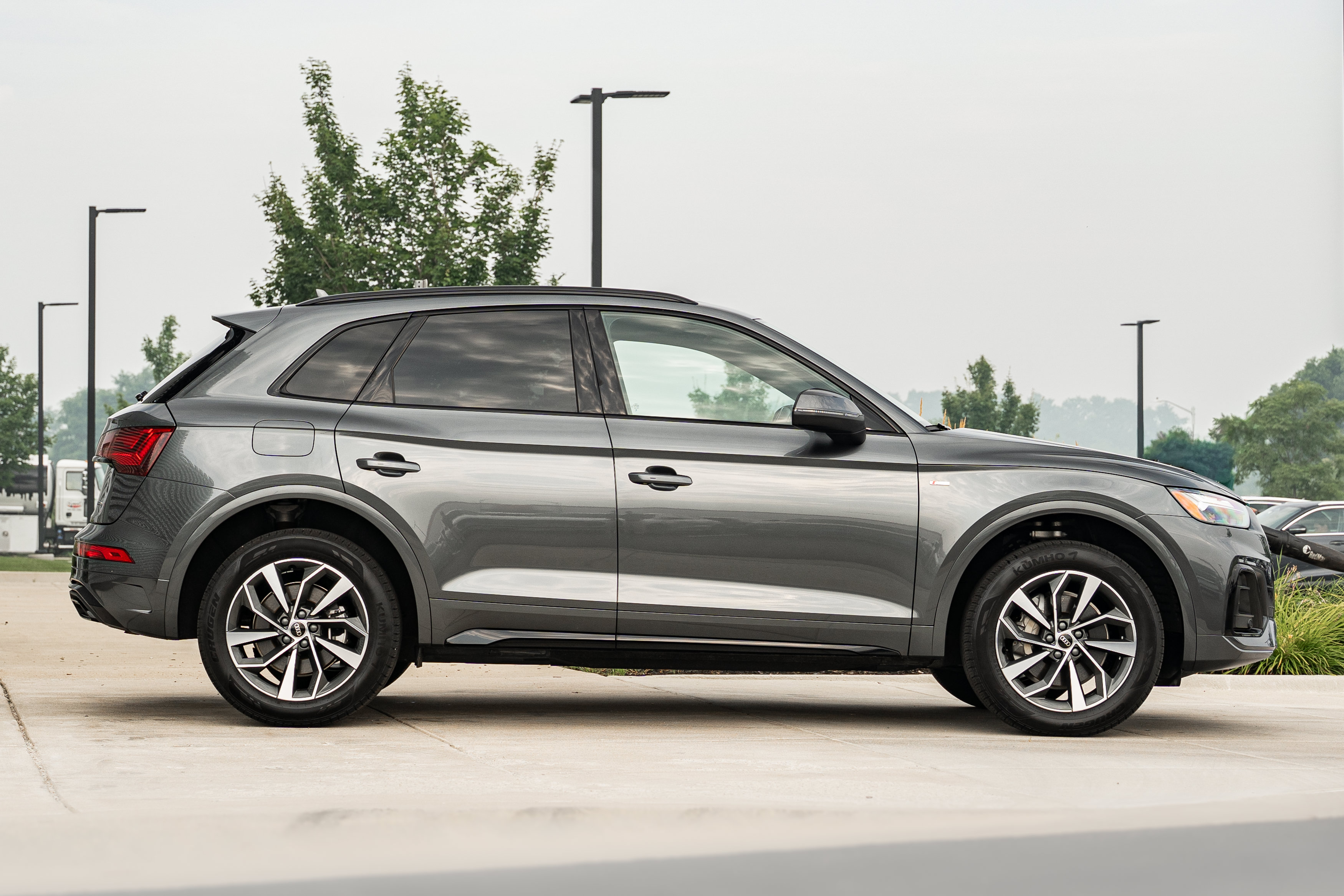 Certified 2024 Audi Q5 2.0T Premium AWD/4WD image 3