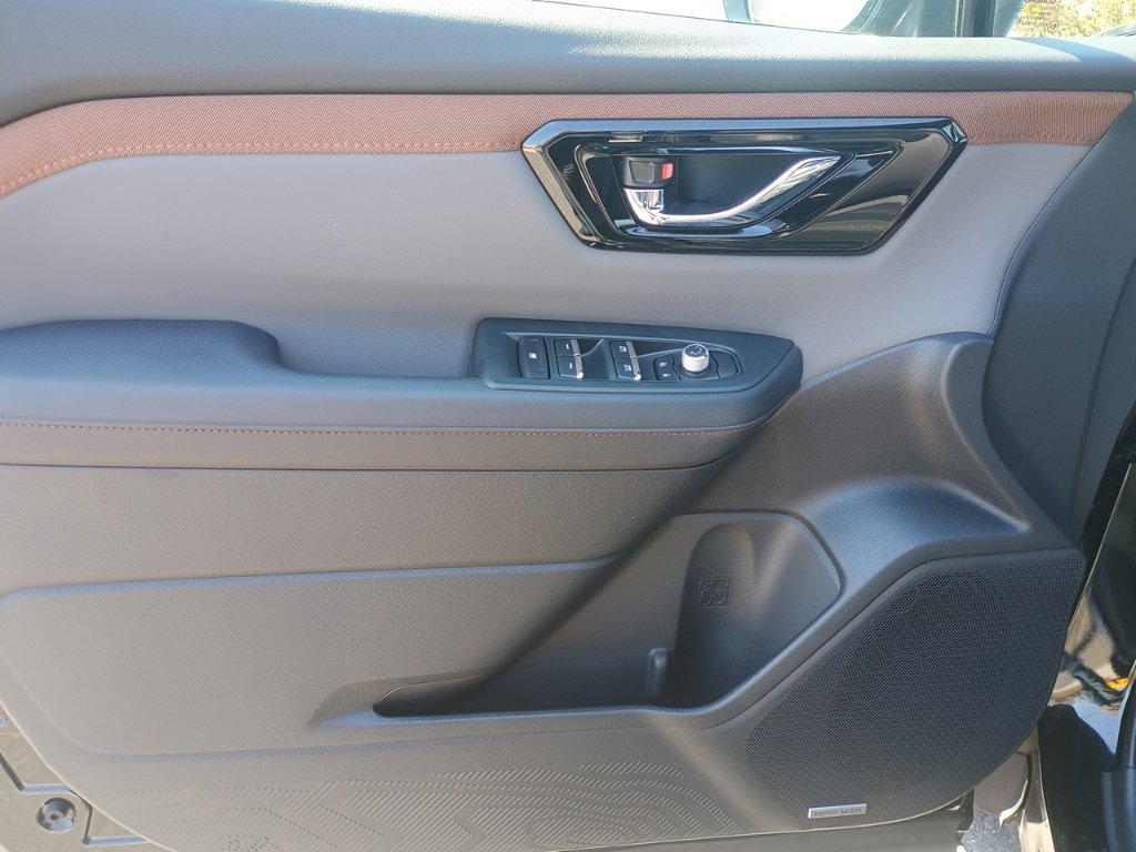 Used 2025 Subaru Forester Sport w/ Popular Package image 11