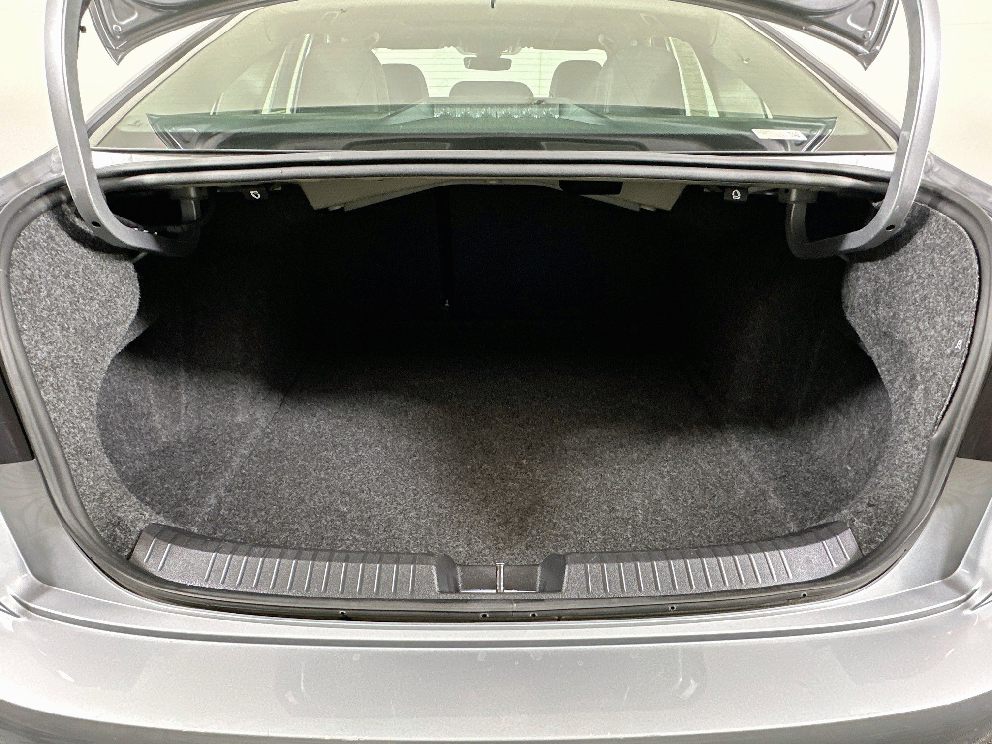 Used 2024 Volkswagen Jetta SE FWD image 30