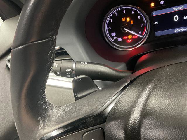 Used 2023 Buick Enclave Essence image 22