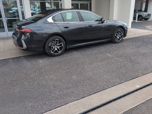 Used 2026 BMW 530i xDrive image 3