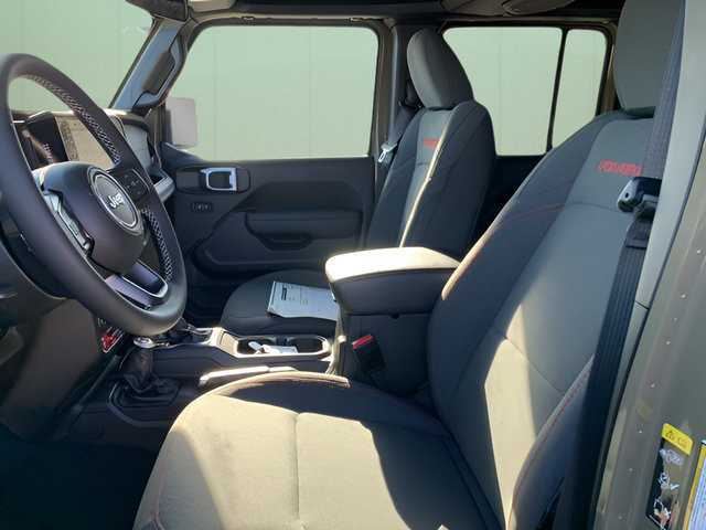 Used 2025 Jeep Wrangler Unlimited Rubicon AWD/4WD image 19