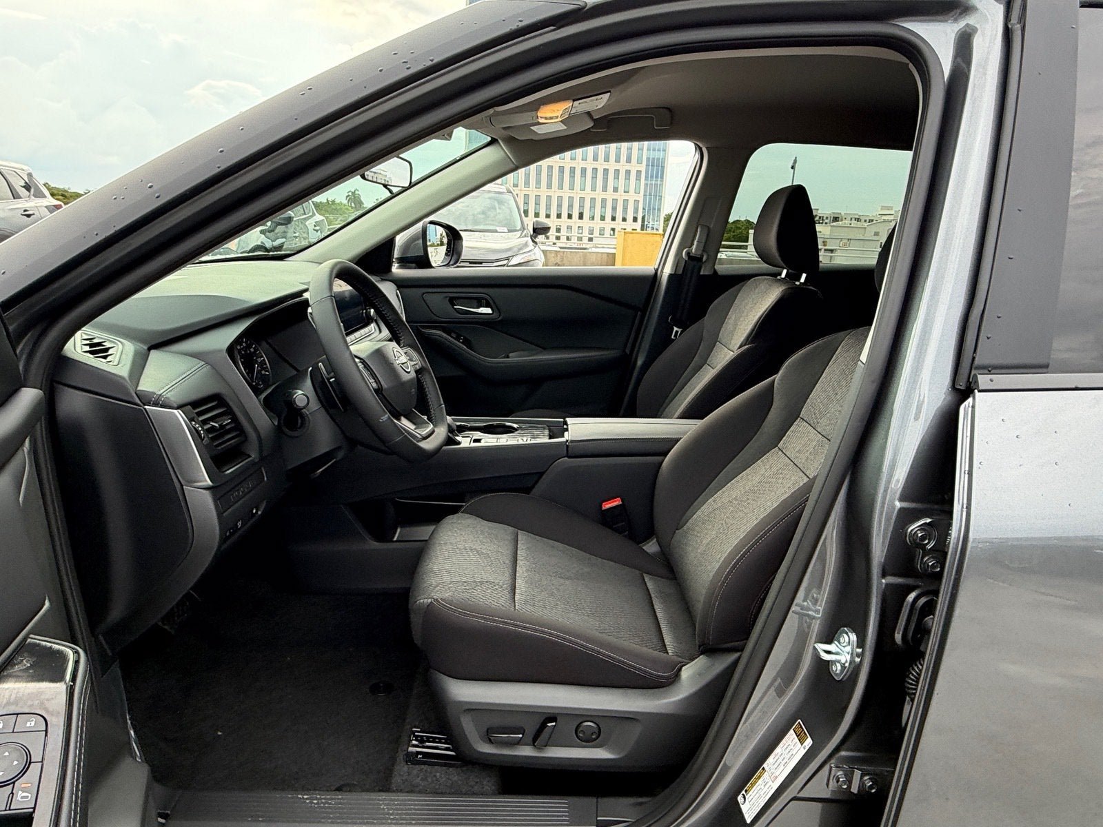 New 2027 Nissan Rogue SV FWD image 9