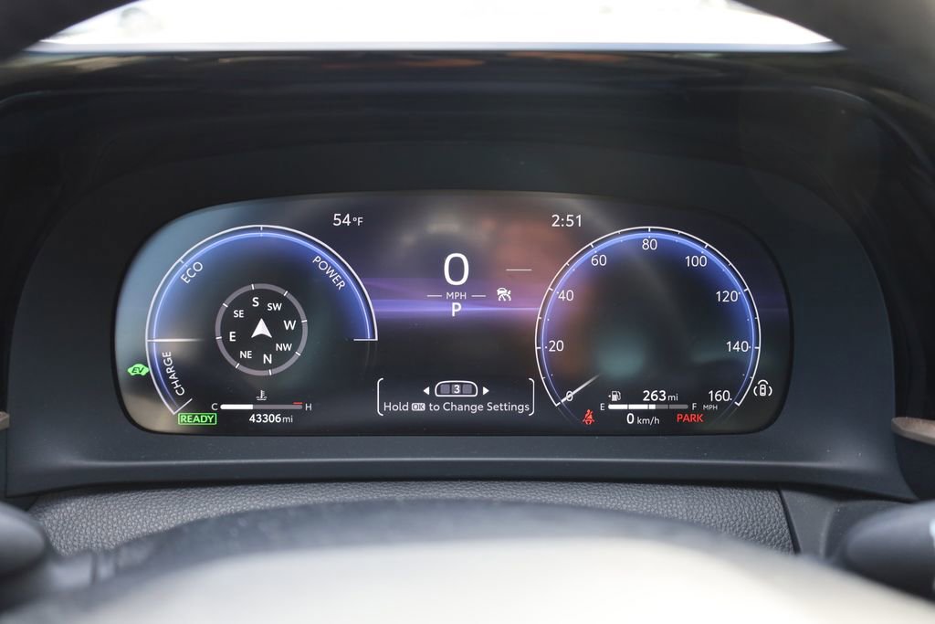 Used 2023 Toyota Crown XLE image 17