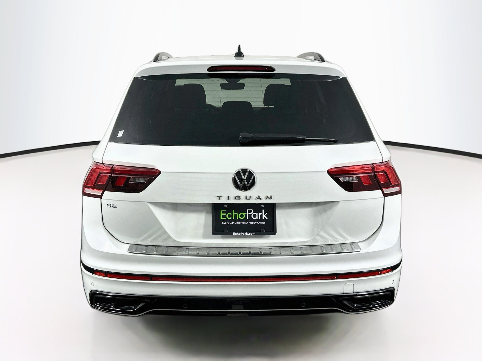 Used 2023 Volkswagen Tiguan SE R-Line FWD image 7