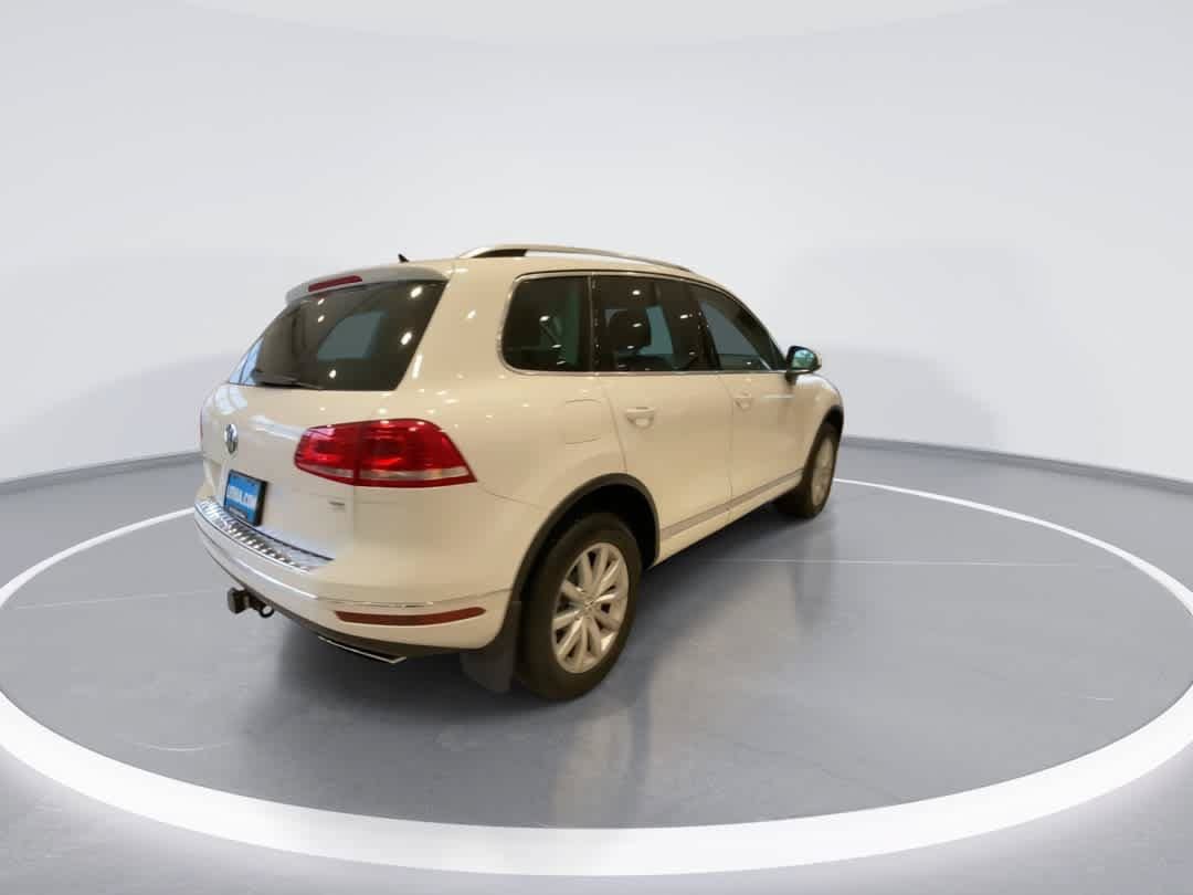 Used 2016 Volkswagen Touareg Sport AWD/4WD image 8