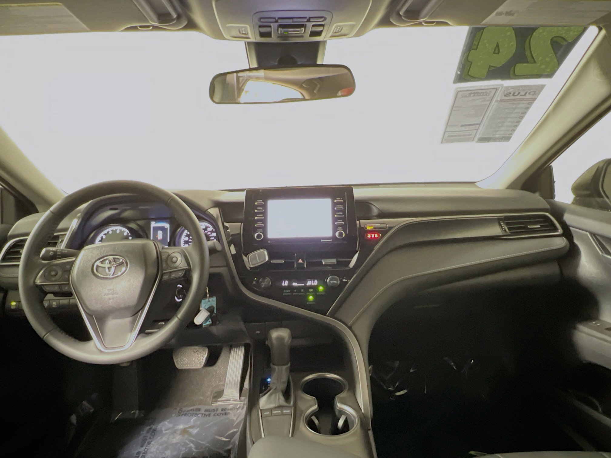 Used 2024 Toyota Camry SE image 29