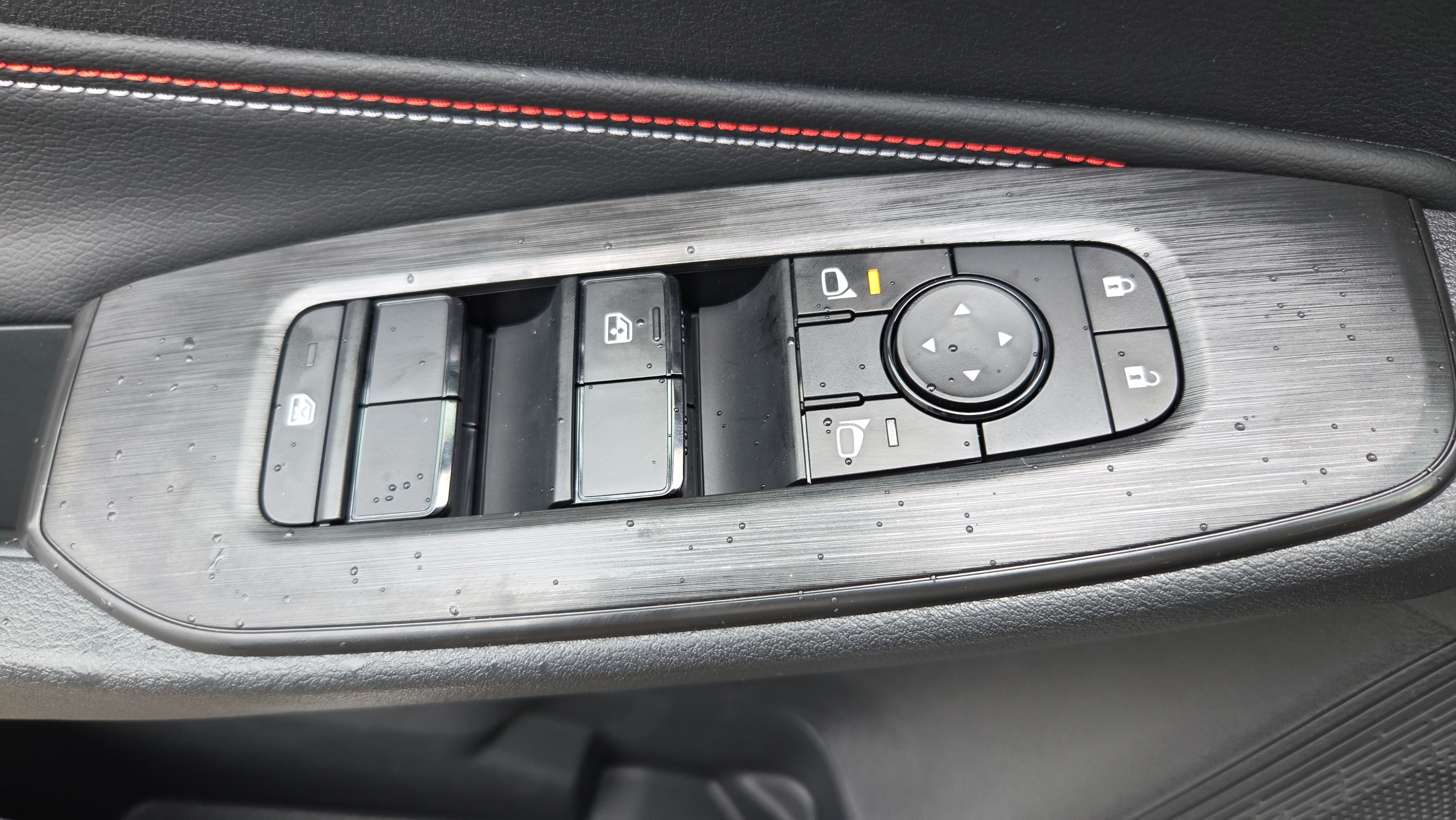 New 2027 Nissan Sentra SR w/ Floor Mat Package FWD image 32