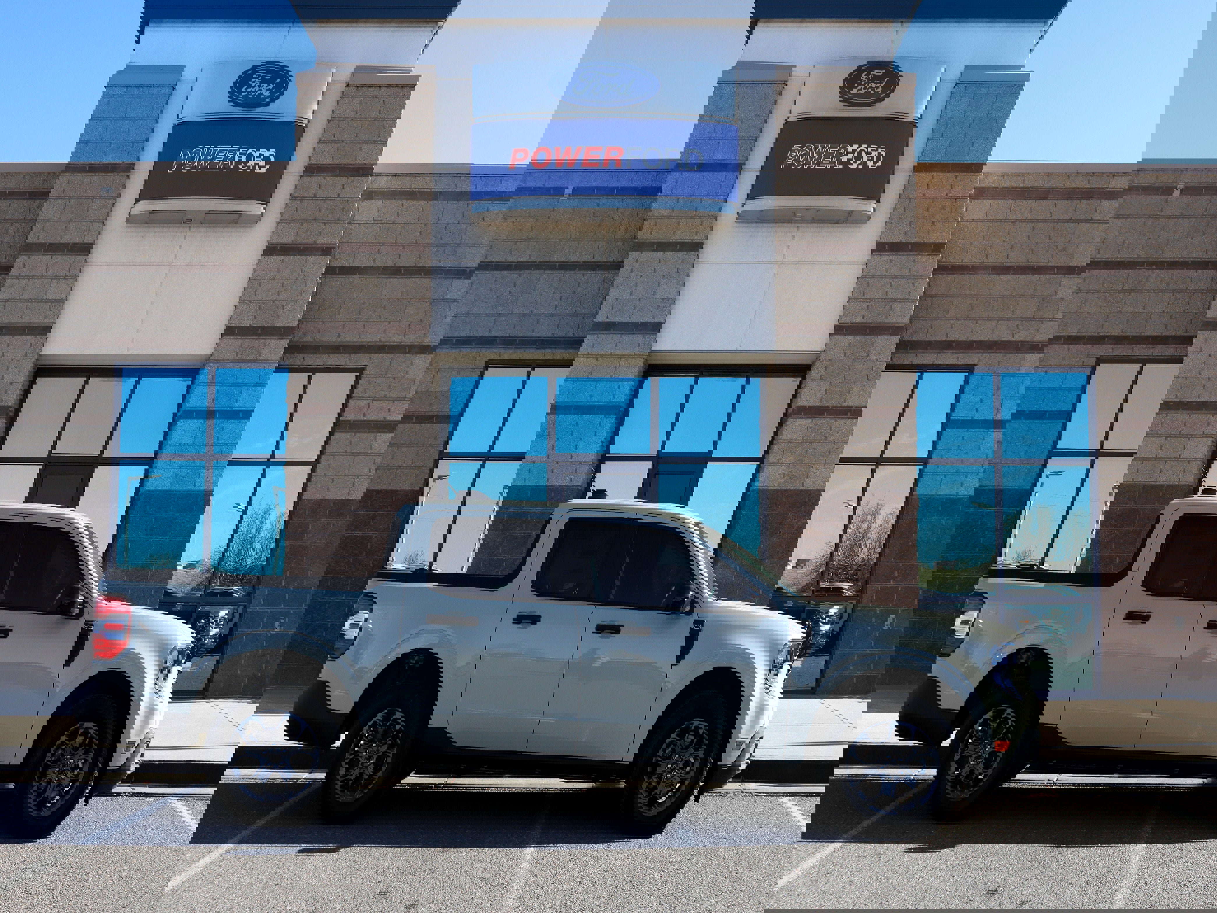 New 2025 Ford Maverick XLT w/ XLT Luxury Package image 5