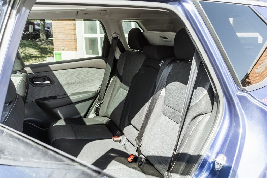 Used 2021 Nissan Rogue SV image 23