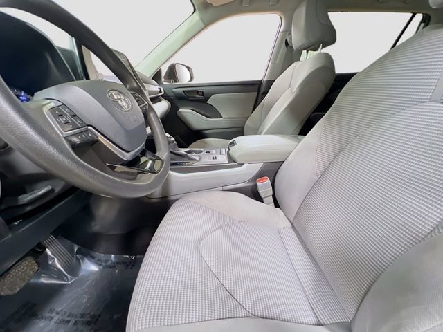 Used 2020 Toyota Highlander L FWD image 20
