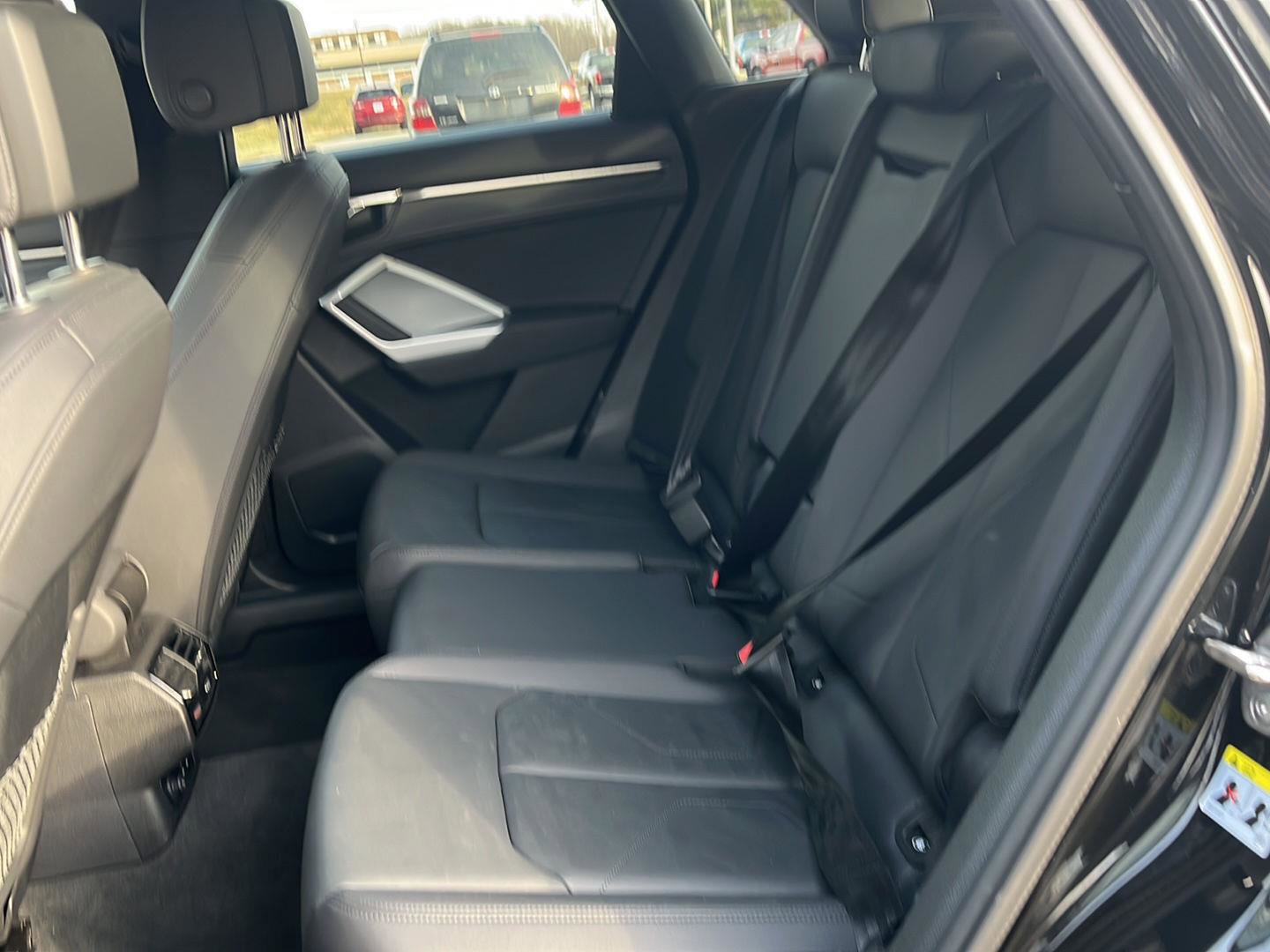 Used 2025 Audi Q3 2.0T Premium image 26