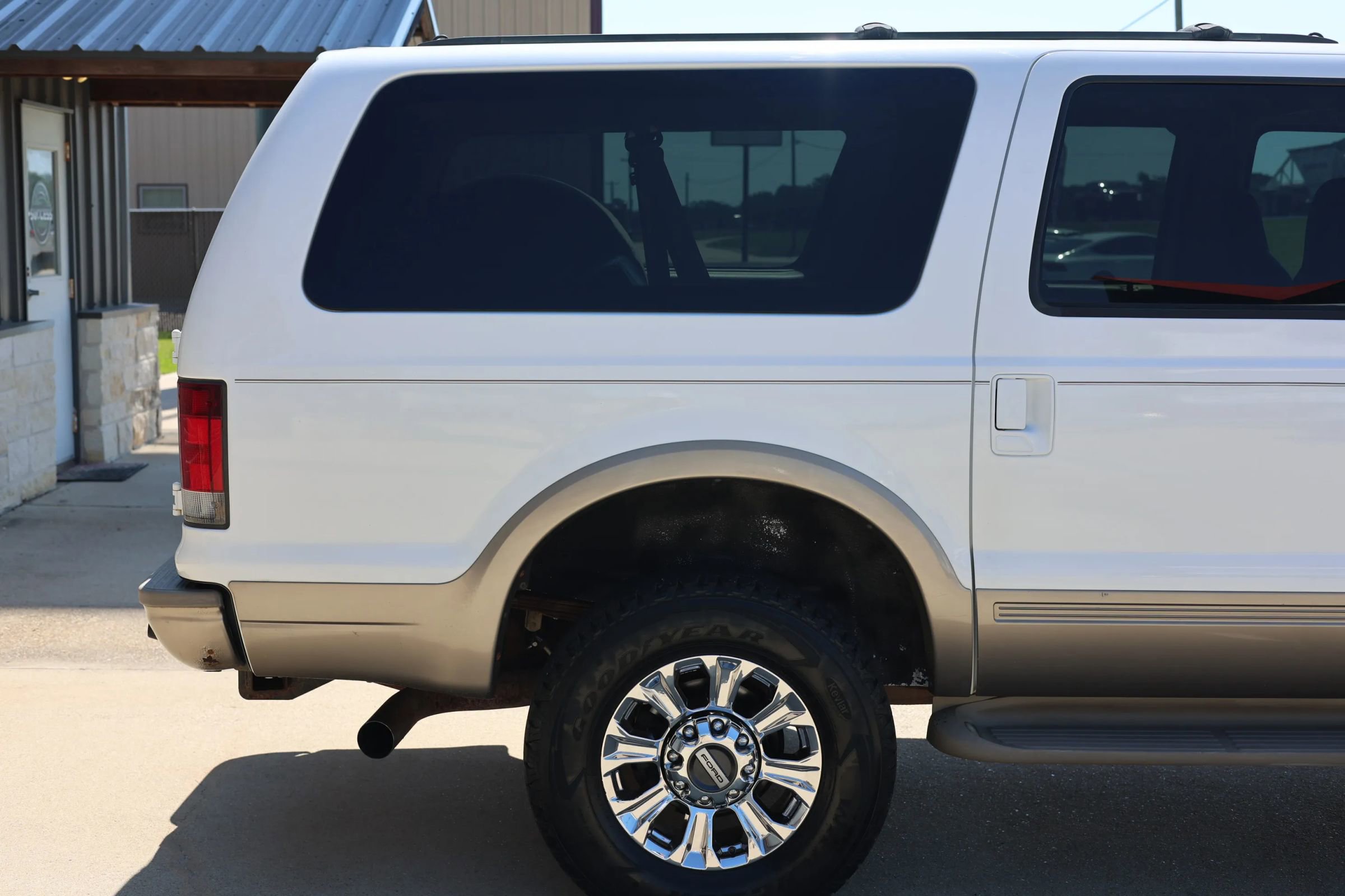 Used 2005 Ford Excursion Eddie Bauer AWD/4WD image 12