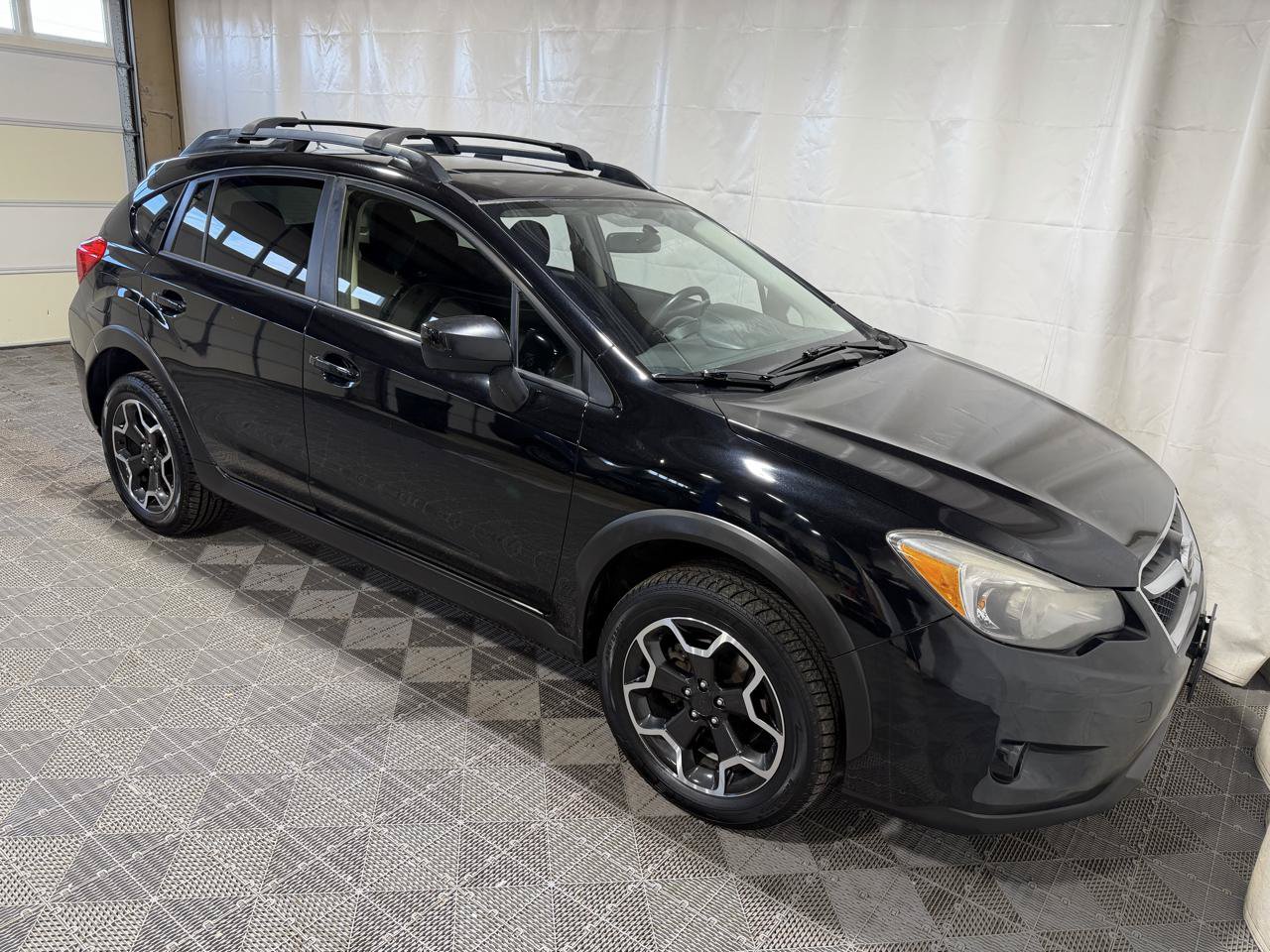 Used 2015 Subaru Crosstrek 2.0i Premium w/ Moonroof Package AWD/4WD image 4