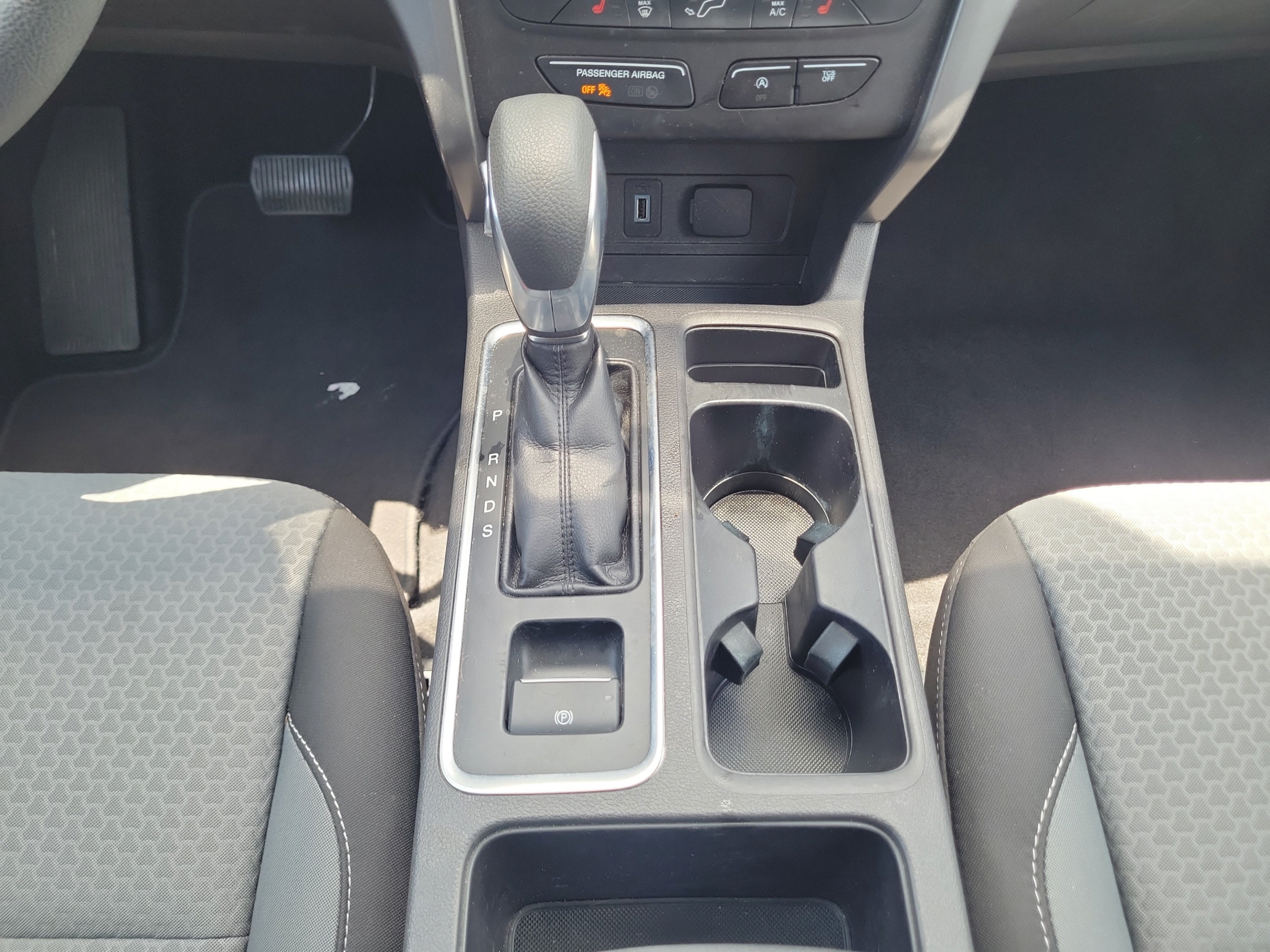 Used 2019 Ford Escape SE FWD image 15