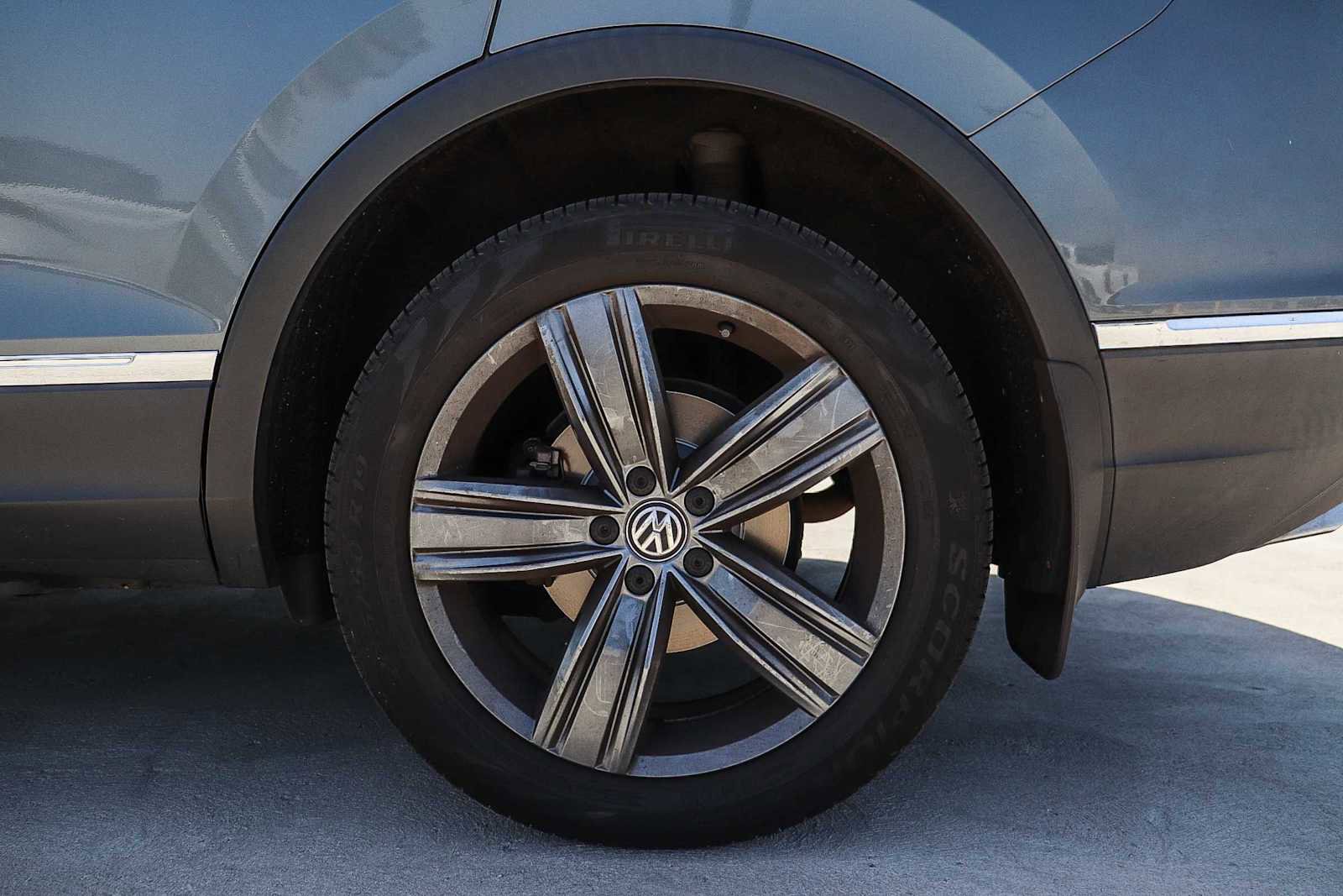 Used 2018 Volkswagen Tiguan SEL Premium FWD image 10