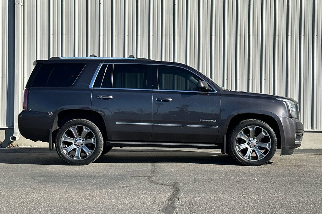 Used 2016 GMC Yukon Denali image 3