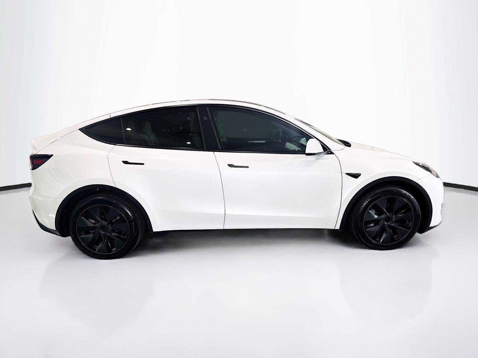 Used 2025 Tesla Model Y Long Range AWD/4WD image 33