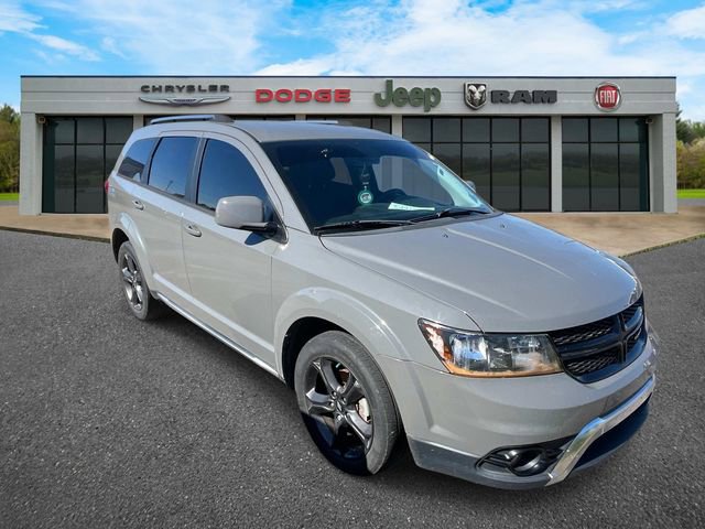 Used 2019 Dodge Journey Crossroad FWD image 2