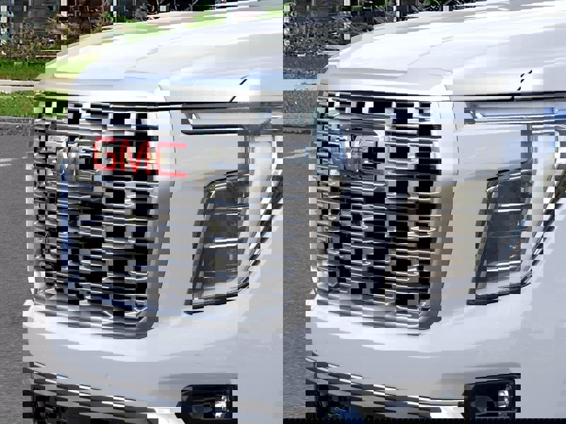 New 2026 GMC Yukon XL Denali w/ Denali Reserve Package image 13