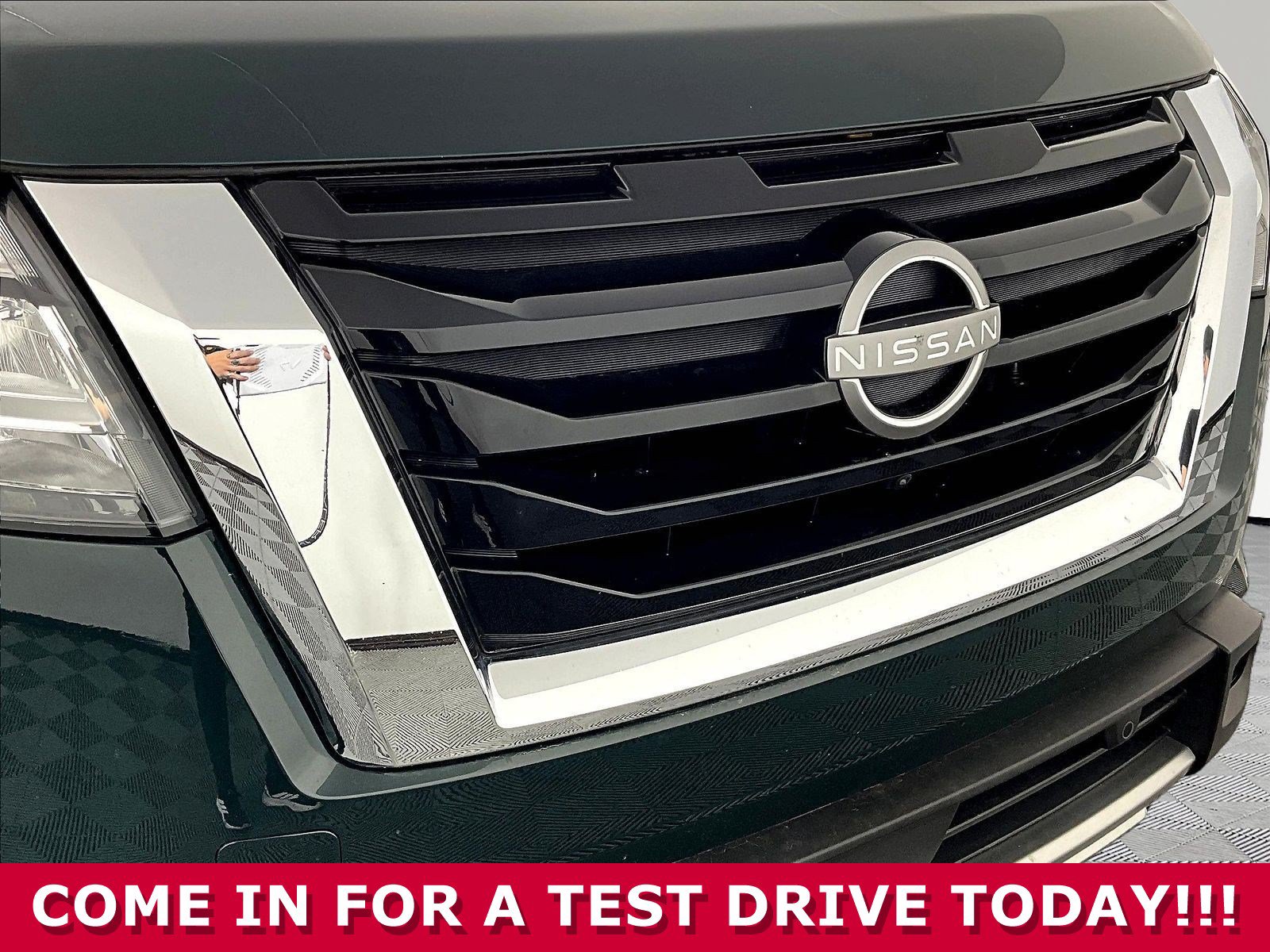 Certified 2024 Nissan Pathfinder Platinum w/ Cargo Package AWD/4WD image 34