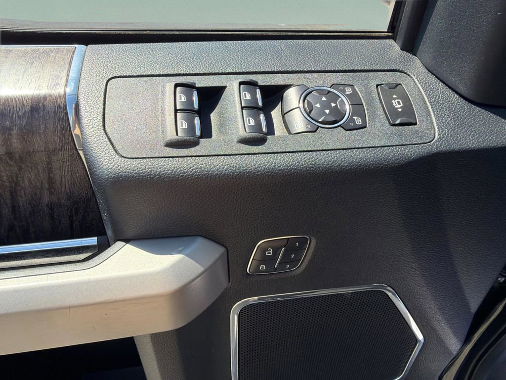 Used 2017 Ford F250 Lariat w/ Chrome Package AWD/4WD image 16