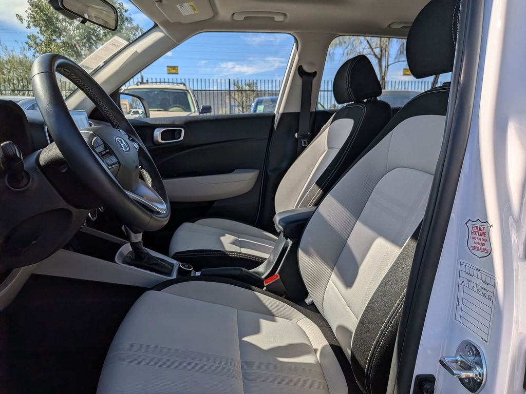 Used 2025 Hyundai Venue SEL image 15