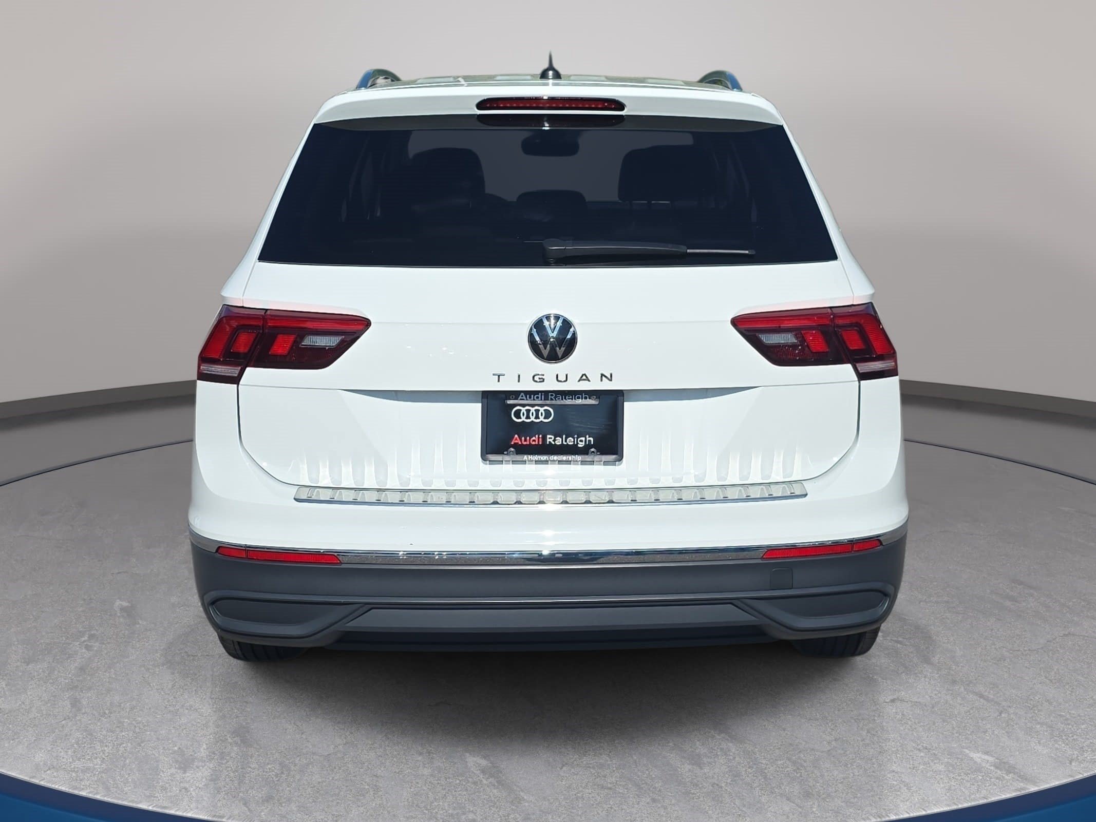 Used 2024 Volkswagen Tiguan Wolfsburg Edition FWD image 7