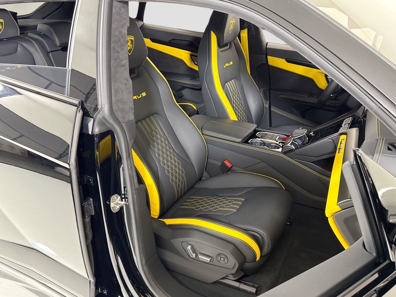 Used 2024 Lamborghini Urus S AWD/4WD image 33