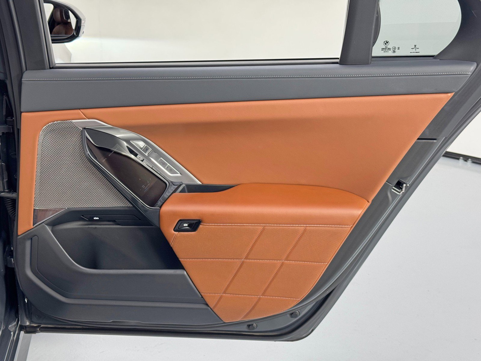 Used 2023 BMW i7 xDrive60 image 56