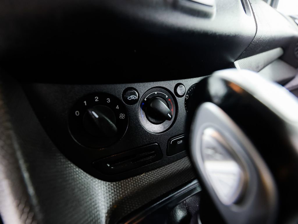 Used 2015 Ford Transit Connect XL FWD image 23