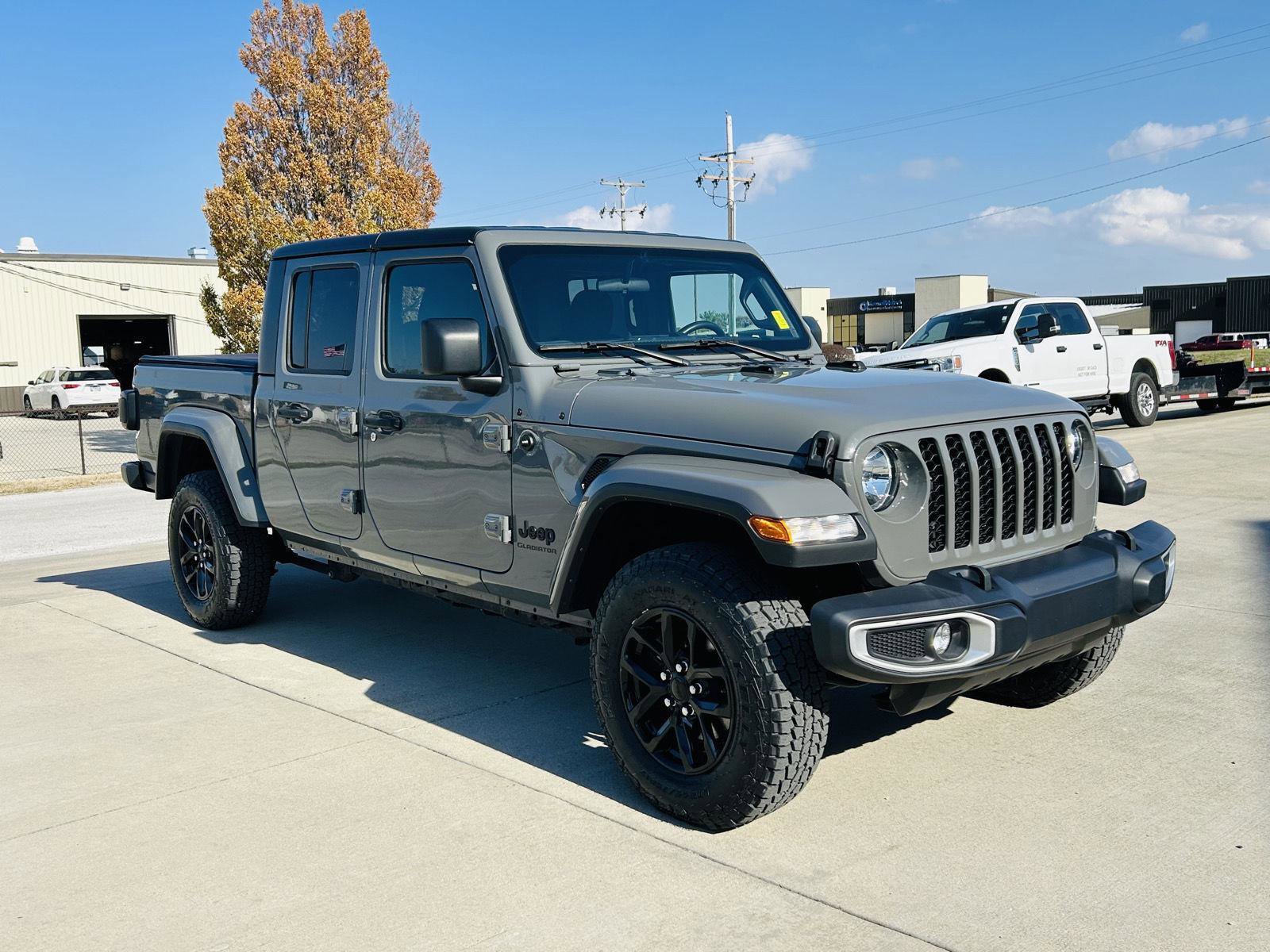 Used 2021 Jeep Gladiator Sport image 2
