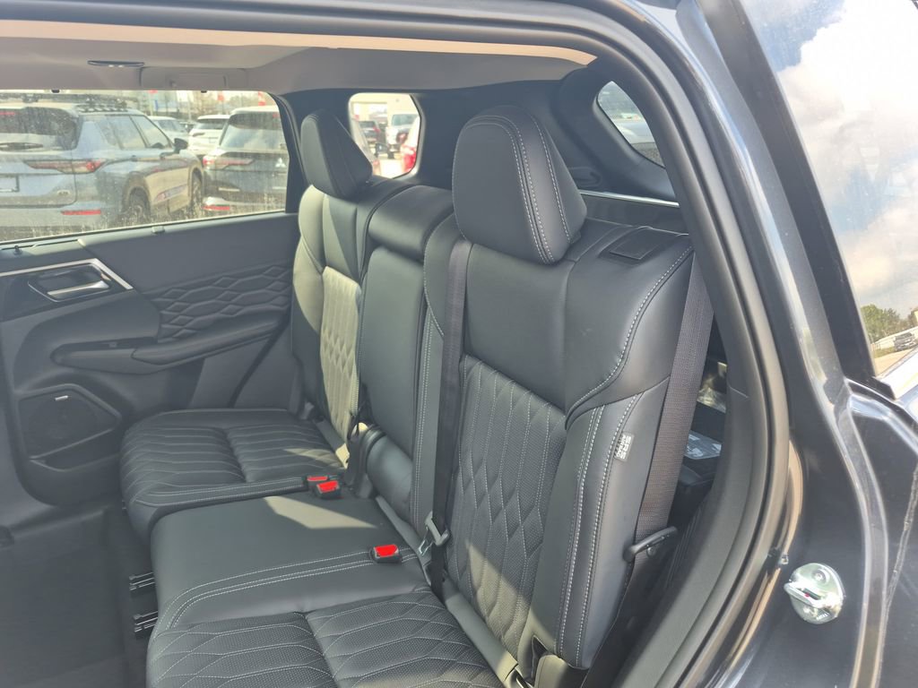 New 2026 Mitsubishi Outlander SEL image 61