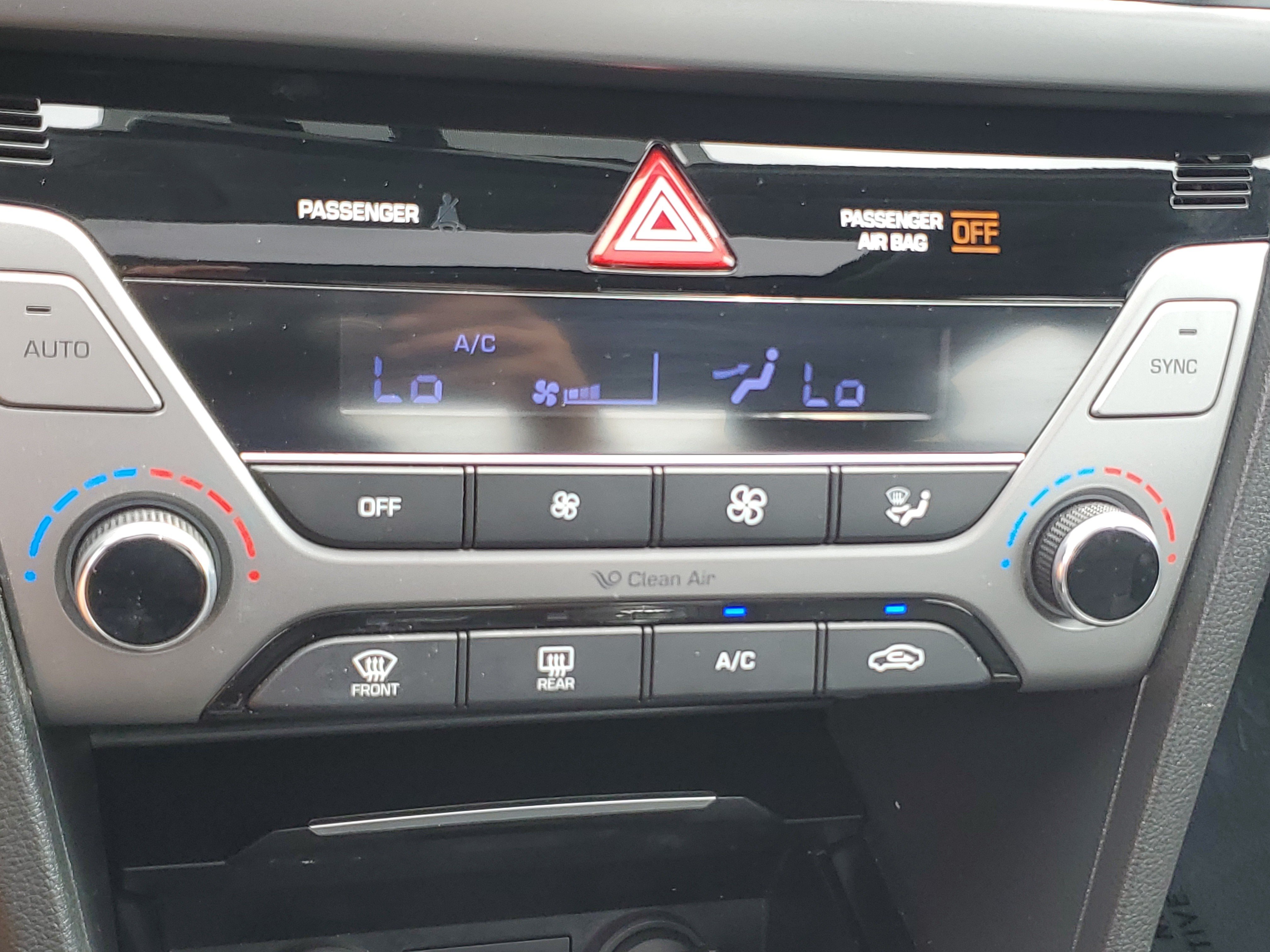Used 2017 Hyundai Elantra Limited w/ Limited Tech Package 08 FWD image 29
