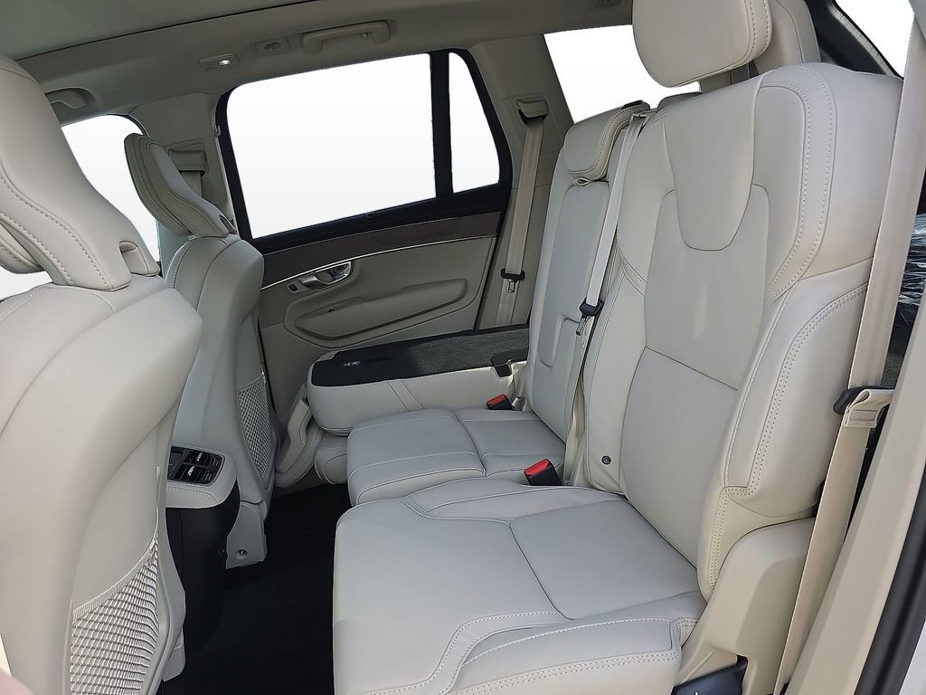 New 2026 Volvo XC90 B6 Ultra w/ Protection Package image 24
