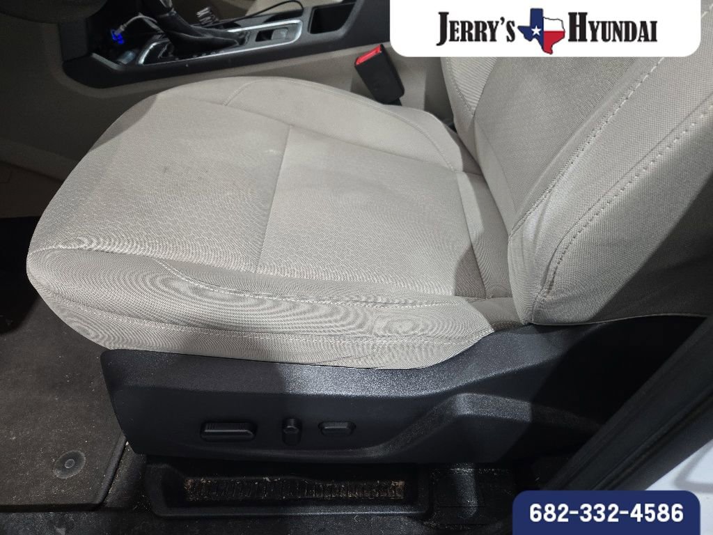 Used 2019 Ford Escape SE FWD image 7