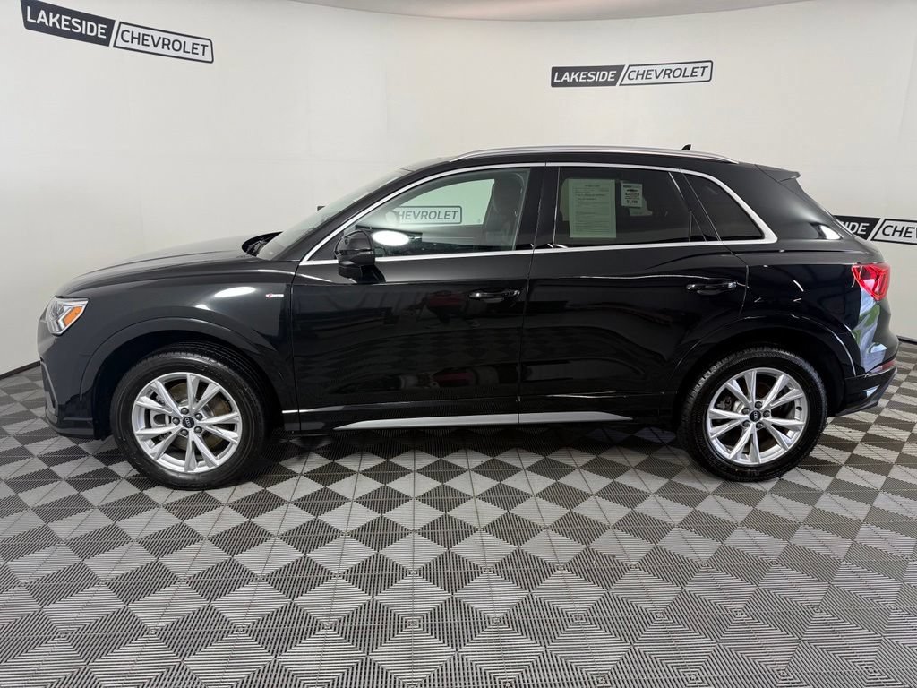 Used 2025 Audi Q3 2.0T Premium AWD/4WD image 3
