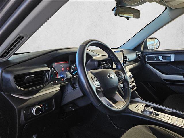 Used 2022 Ford Explorer XLT image 9