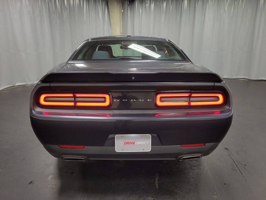 Used 2019 Dodge Challenger SXT image 8