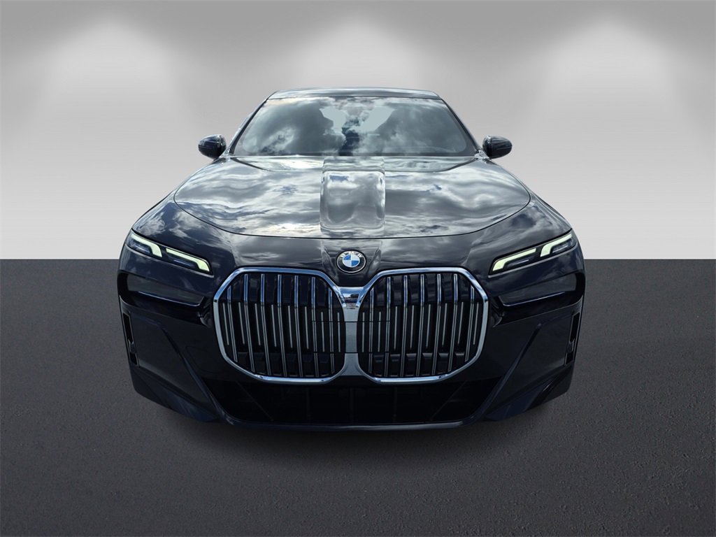 Certified 2023 BMW 740i video 2