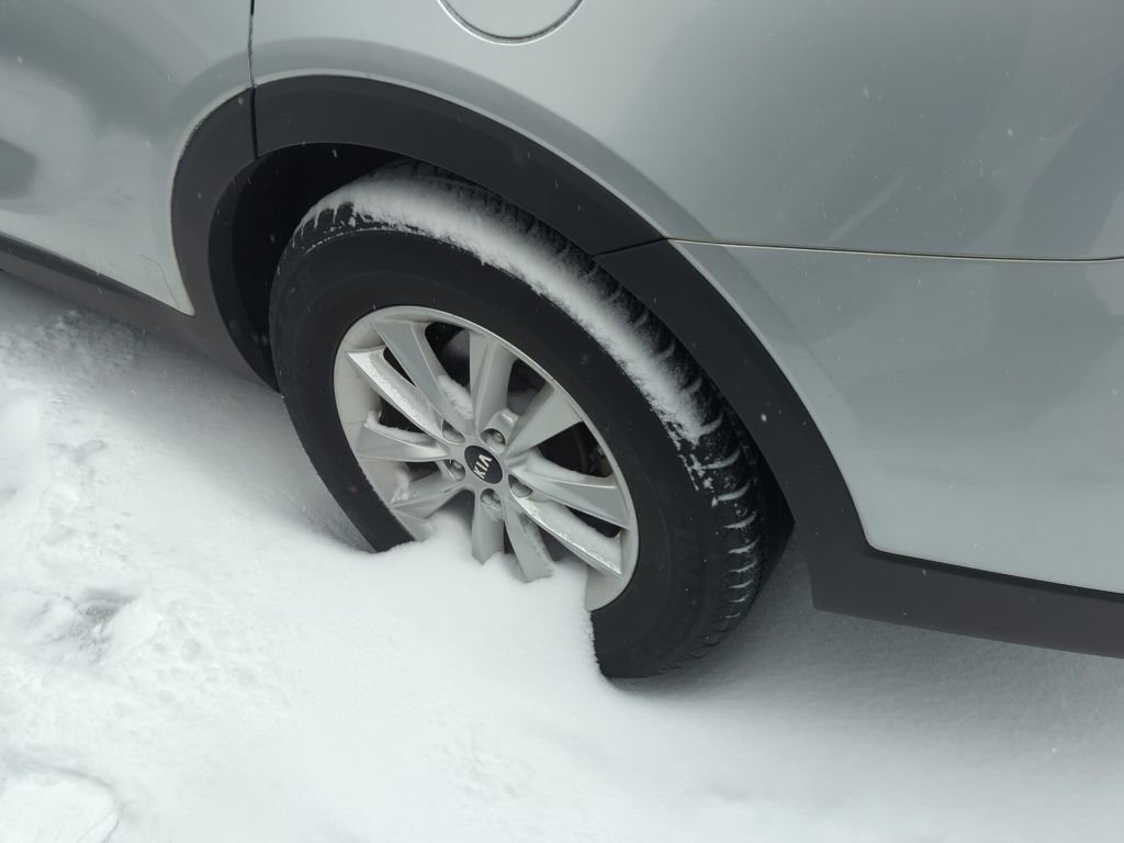 Used 2020 Kia Sorento LX image 6