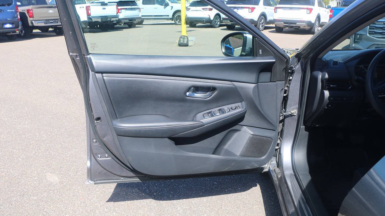 Used 2024 Nissan Sentra SV FWD image 24