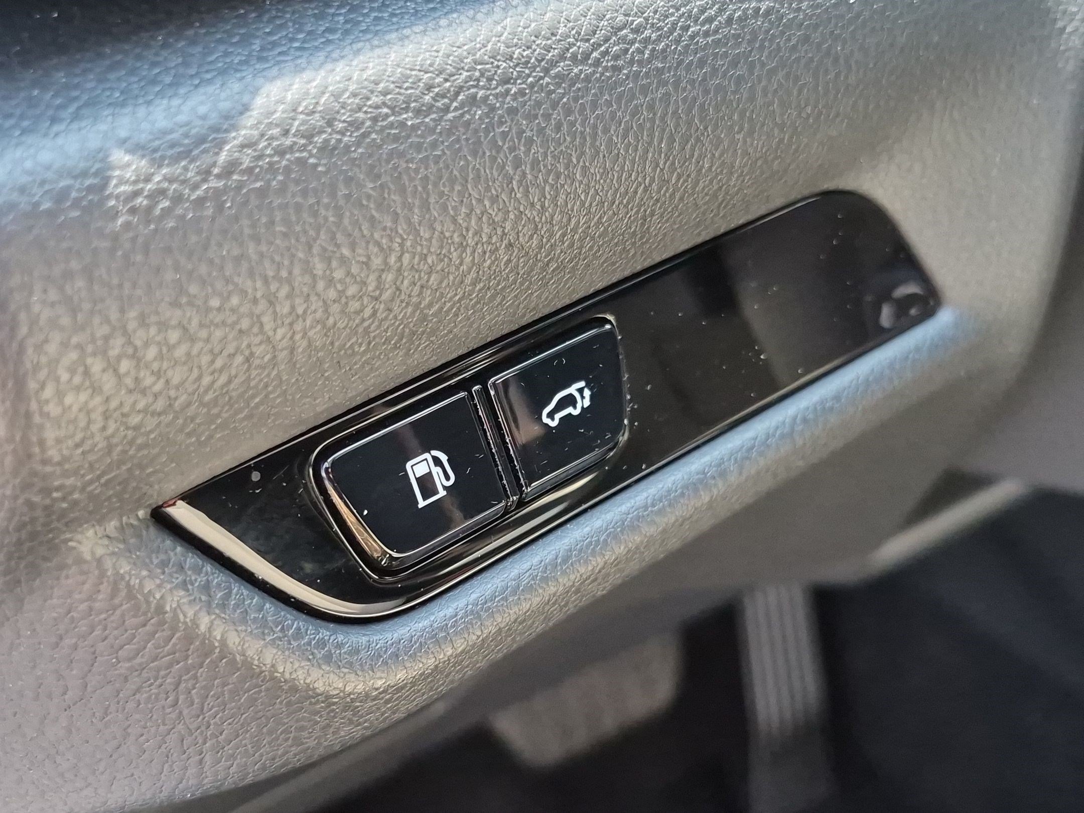 Used 2025 Lexus NX 450h+ AWD w/ Accessory Package (K3) image 29