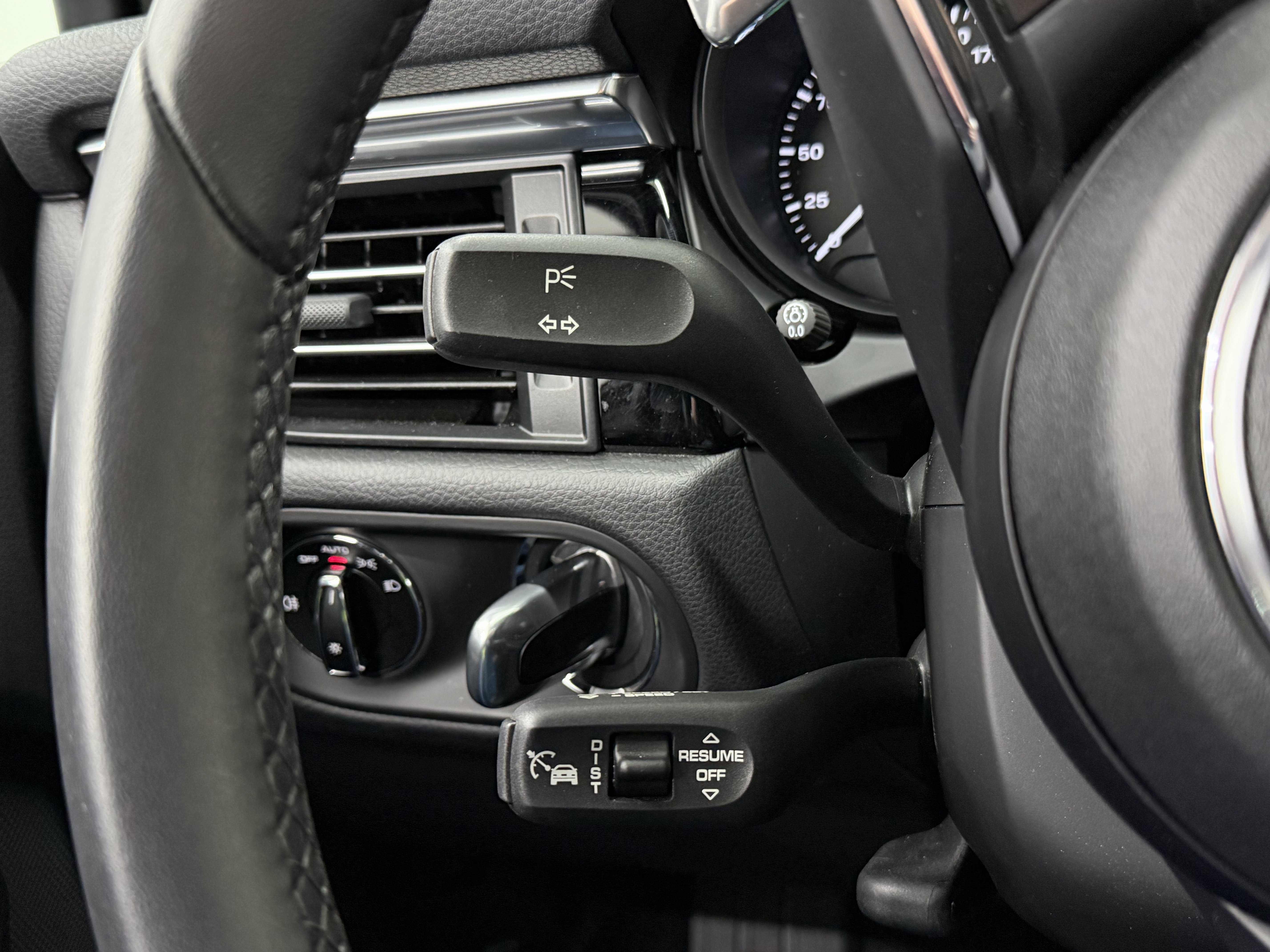 Certified 2025 Porsche Macan image 48